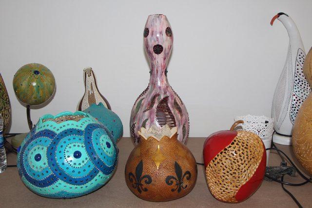 Su kabağı ile süs eşyaları yapıyor 2