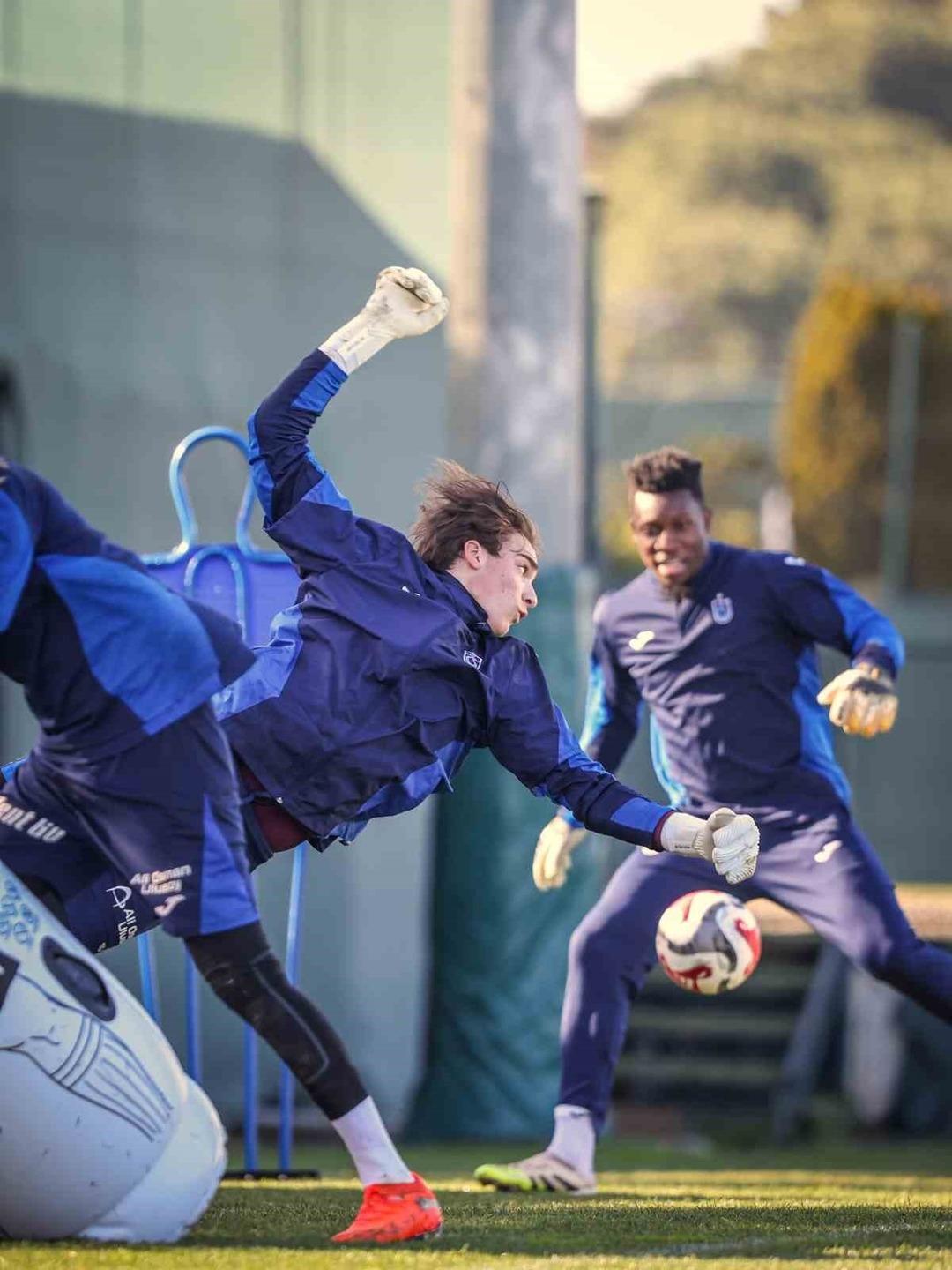 Trabzonspor, Fenerbah&ccedil;e ma&ccedil;ı hazırlıklarını s&uuml;rd&uuml;rd&uuml; 2