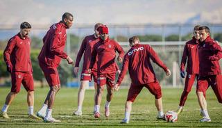 Trabzonspor, Fenerbah&ccedil;e ma&ccedil;ı hazırlıklarını s&uuml;rd&uuml;rd&uuml;