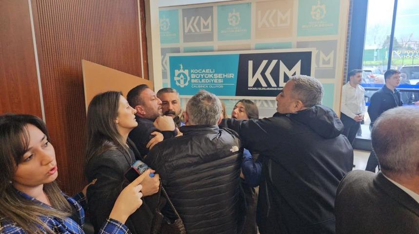 CHP'li meclis &uuml;yesinden ağza alınmayacak k&uuml;f&uuml;rler