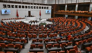 Trafik d&uuml;zenlemelerini i&ccedil;eren kanun teklifi TBMM'de kabul edildi