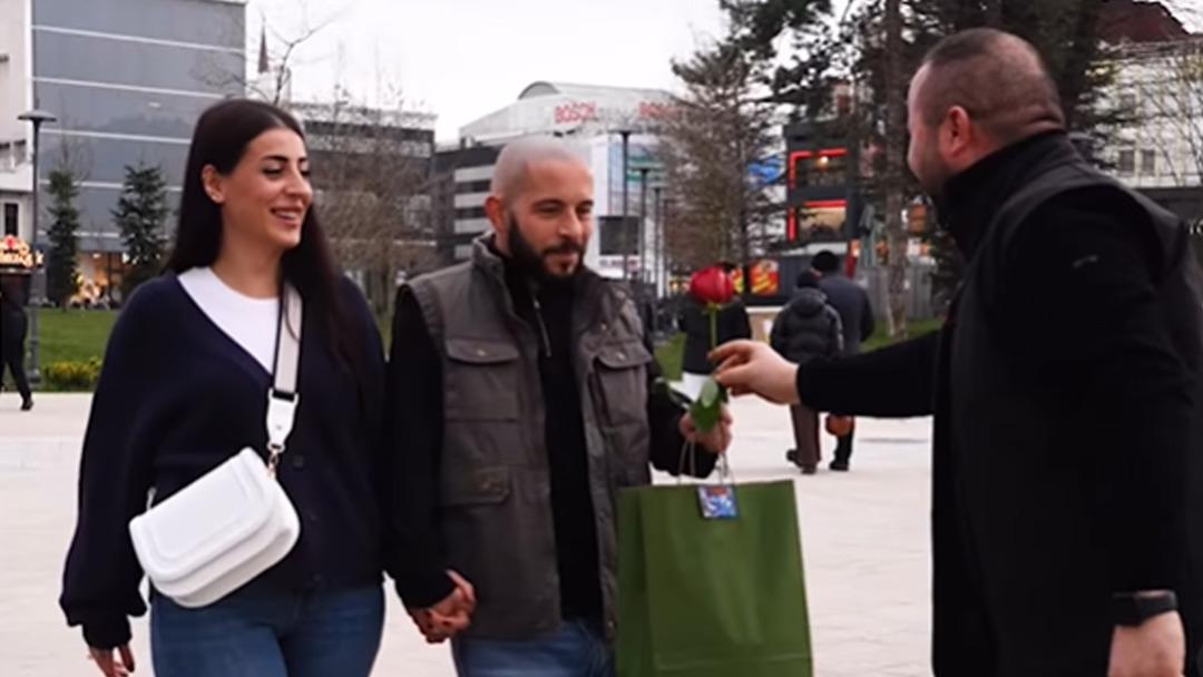 D&uuml;zce Belediyesi nden 14 Şubat &ouml;ncesi anlamlı etkinlik: "Sevgi varsa; hayat da g&uuml;zel, şehir de..." 4