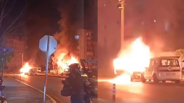 Tartıştığı kız arkadaşı ile annesinin araçlarını kundakladı