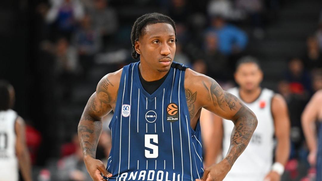 Euroleague de Anadolu Efes Bologna yı farklı ge&ccedil;ti! 4