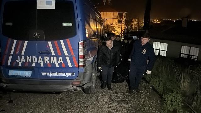 Alanya da hafif ticari araca d&uuml;zenlenen silahlı saldırıda 1 kişi &ouml;ld&uuml; 2