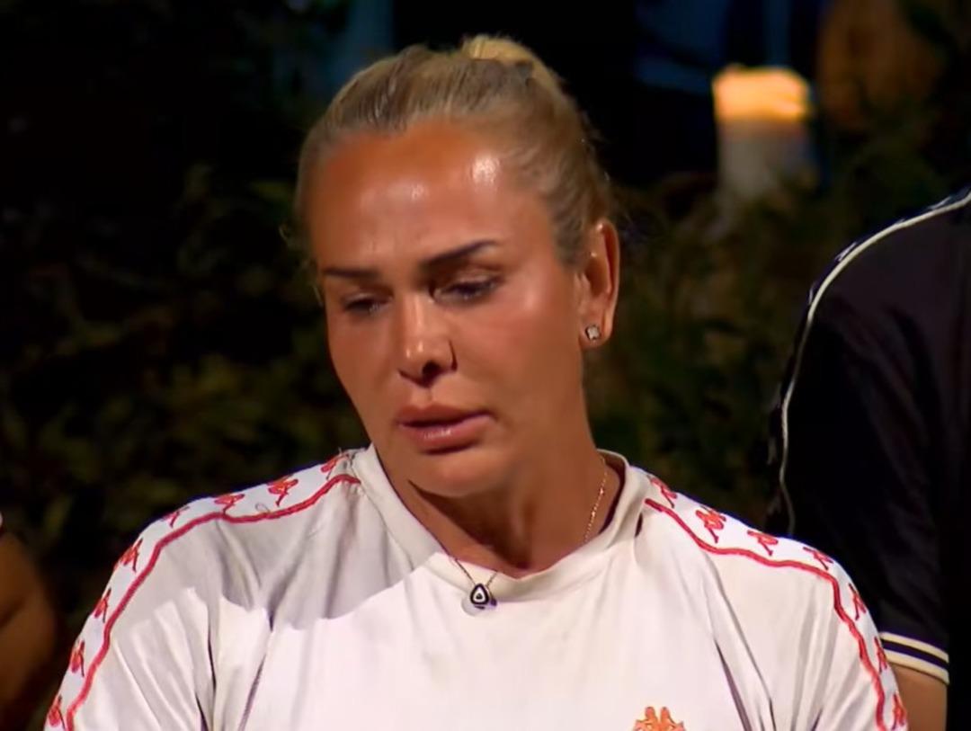 Survivor da tansiyon hi&ccedil; d&uuml;şm&uuml;yor! Nagihan, Seren Ay ı hastanelik etti! Acun Ilıcalı kararını verdi 2