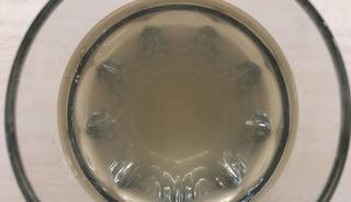 Evin k&ouml;şesine bir bardak sirkeli su ve tuz koyun! 12 saat sonra...