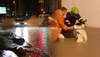 4 kenti sağanak vurdu! Meteoroloji'den 45 ilde uyarı