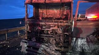 Çekici yanarak kullanılamaz hale geldi