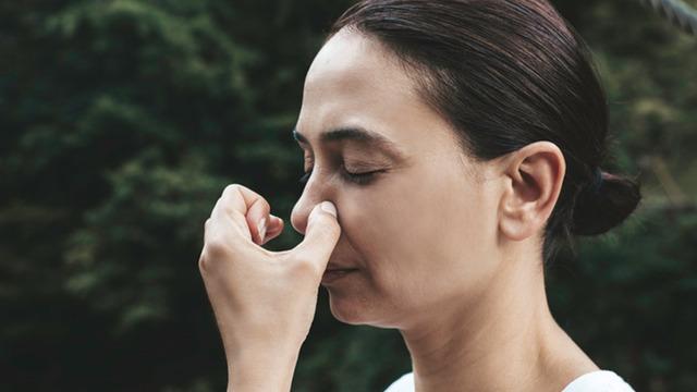 60 saniyede deliksiz uyutan yöntem! Meğer çözüm burnumuzdaymış