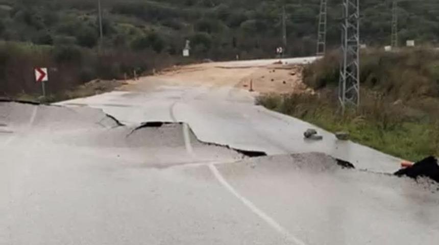 Antalya'da heyelan nedeniyle trafiğe kapatılan Adrasan-Belen yolu a&ccedil;ıldı