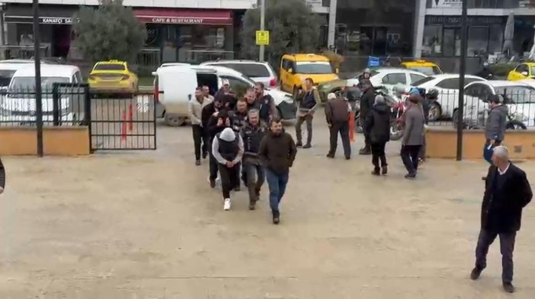 VIP bagajında T&uuml;rkiye den ka&ccedil;ış! Casperlar ın y&ouml;neticisi  Emmi  b&ouml;yle firar etmiş 4