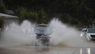 Antalya&rsquo;da şiddetli yağış hayatı olumsuz etkiledi