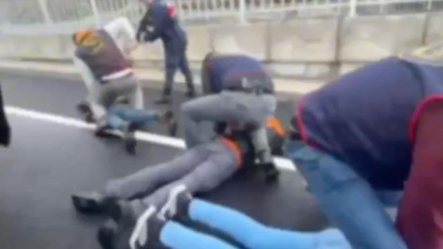 Antalya'da Ukraynalı kadını evinde bağlayıp kabus yaşattılar: Filmleri aratmayan görüntüler