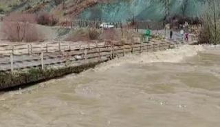 Yoğun yağışlar nedeni ile dereler taştı