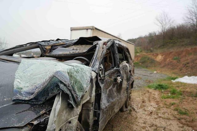 Dereye s&uuml;r&uuml;klenen otomobilini bir g&uuml;n sonra bulmuştu, yaşananları anlattı 2