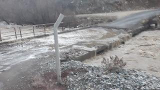 Biriman Köprüsü taştı