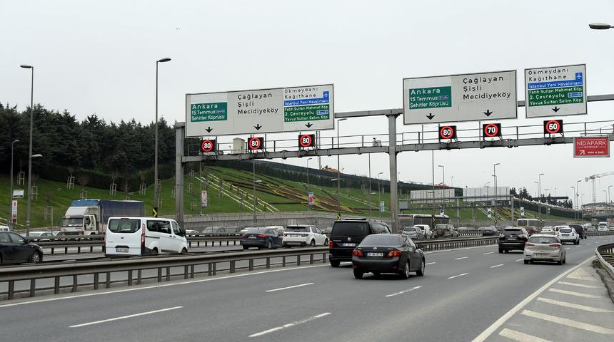 İstanbul'un yeni havalimanı "TEM" ve "D-100"deki y&ouml;n levhalarında