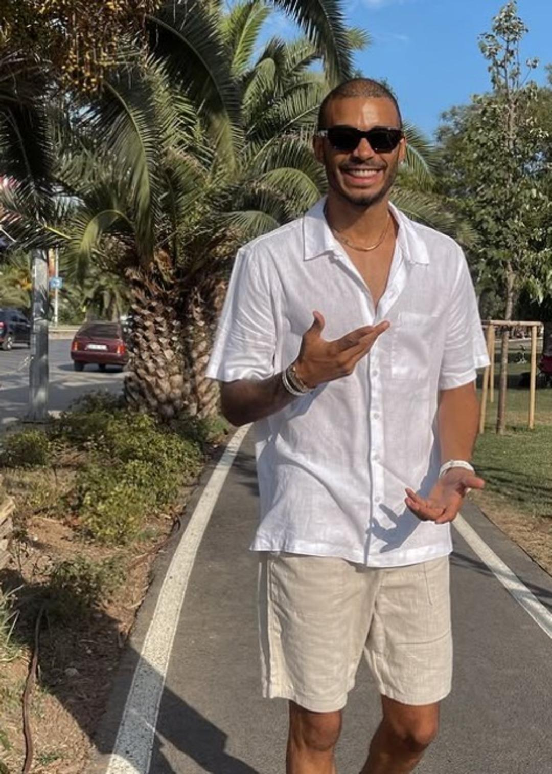 Survivor&rsquo;da yasak aşk iddialarıyla g&uuml;ndeme gelmişti! Efecan Dianzenza ve Duygu &Ccedil;avdar yeniden bir arada 1