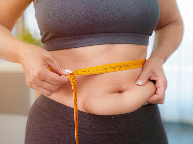 Oturarak yapılan karın egzersizi g&ouml;bekleri eritiyor!