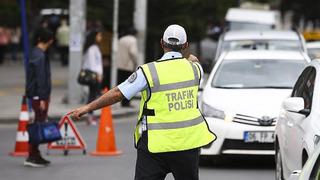 Araç sürücüleri dikkat! Düzenleme yasalaştı: İşte 10 soruda yeni trafik cezaları