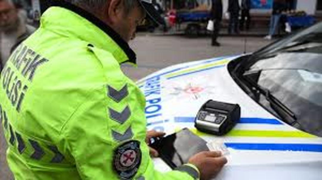 Ara&ccedil; s&uuml;r&uuml;c&uuml;leri dikkat! D&uuml;zenleme yasalaştı: İşte 10 soruda yeni trafik cezaları 1