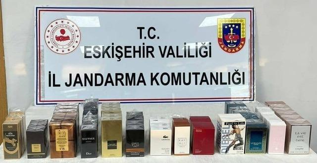 Faturasız elektronik sigara ve parfüm satışına yönelik operasyon 1