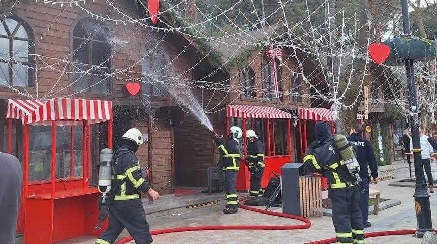 Depo olarak kullanılan kul&uuml;bede yangın