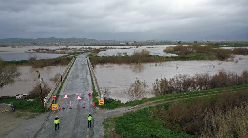 Aydın'da sağanak sonucu B&uuml;y&uuml;k Menderes Nehri taştı