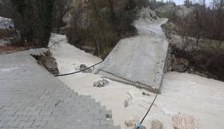 Denizli'de sağanak sonucu dereler taştı
