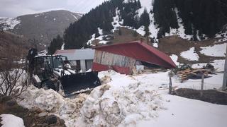 Ordu’da 2 bin 100 rakımlı obada evin üzerine çığ düştü