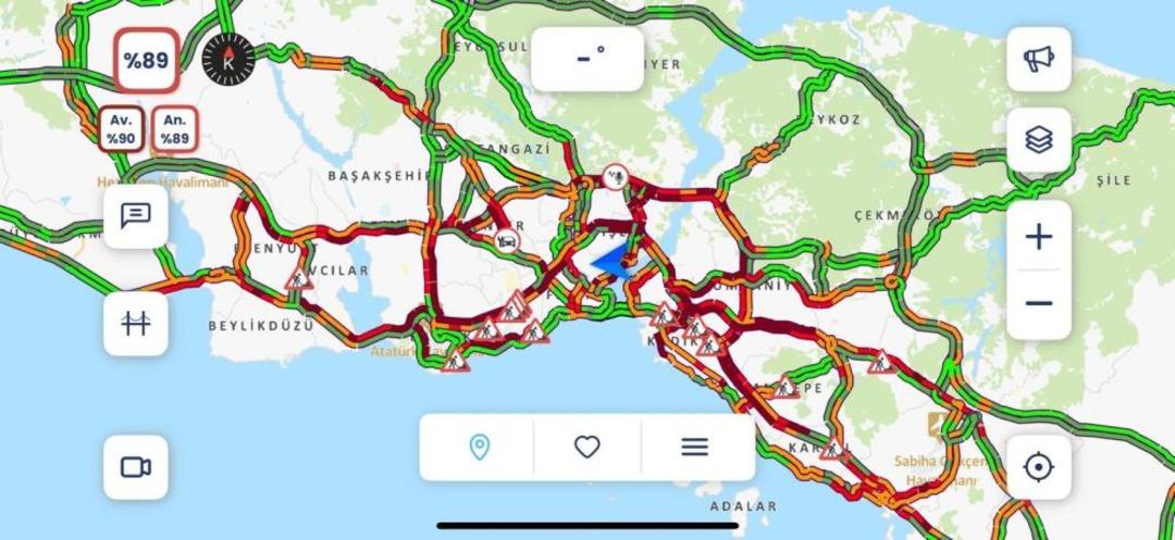 İstanbul&rsquo;da trafik yoğunluğu y&uuml;zde 90&rsquo;a yaklaştı 1