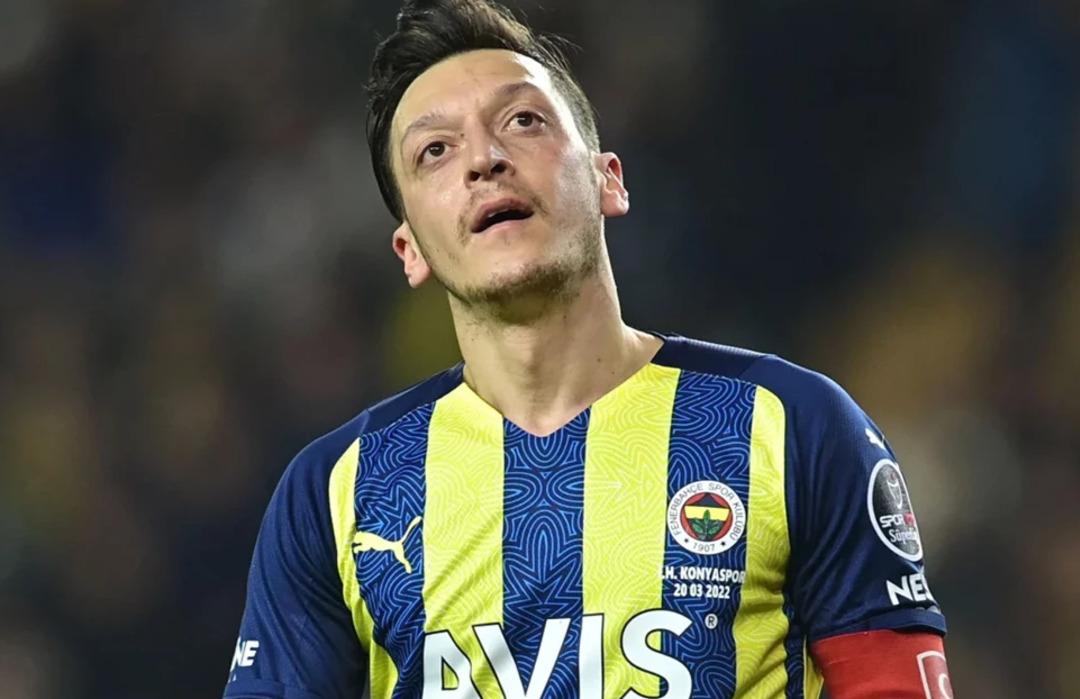 Fenerbah&ccedil;e de "Mesut &Ouml;zil" şoku! Ayrılalı yıllar oldu ama ortaya atılan iddia &ouml;yle b&ouml;yle değil... 2