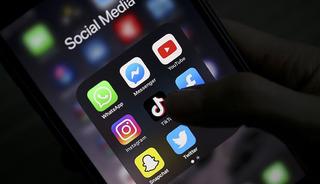 Sosyal medyaya yeni d&uuml;zenleme! Bunu yapmayan bir şey paylaşamayacak