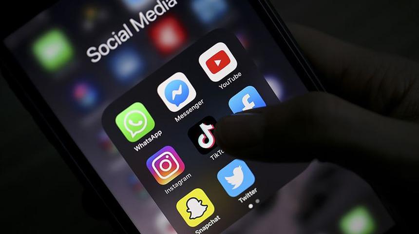 Sosyal medyaya yeni d&uuml;zenleme! Bunu yapmayan bir şey paylaşamayacak