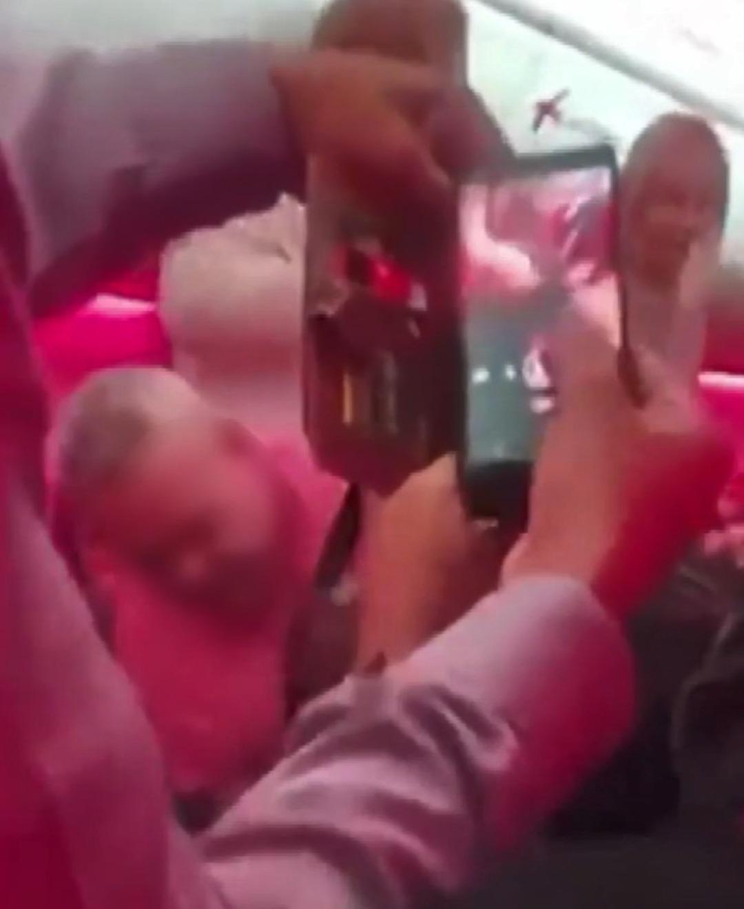 Antalya dan kalkan u&ccedil;akta kavga! Acil iniş yapıldı, 2 yolcuya &ouml;m&uuml;r boyu u&ccedil;uş yasağı 3