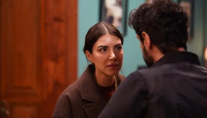 Fragman yarıda kesildi! Seyirci tepki g&ouml;sterdi 