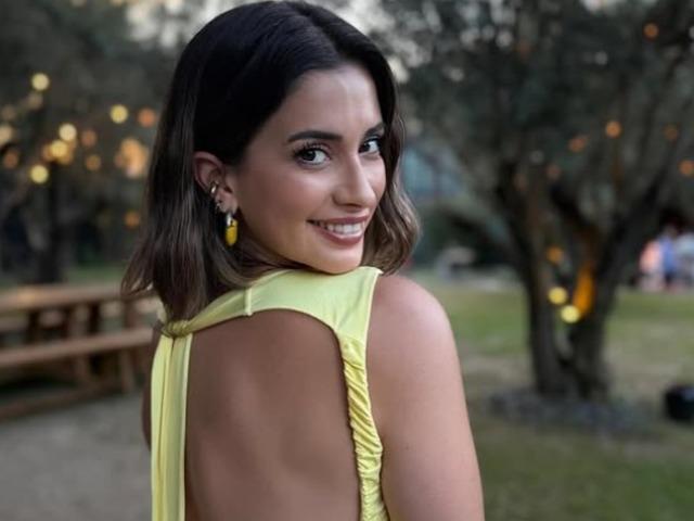 Aşk tatilinde! Kar &uuml;zerinde romantik pozlar....