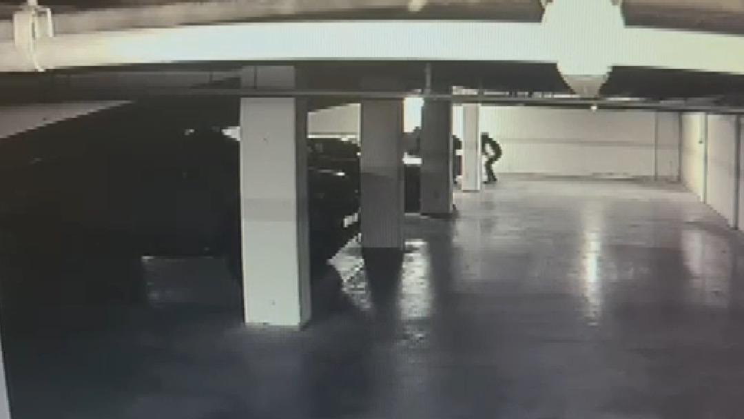 30 milyon dolar i&ccedil;in 15 dakika yetmiş! Otoparktaki hırsızlık kamerada 2