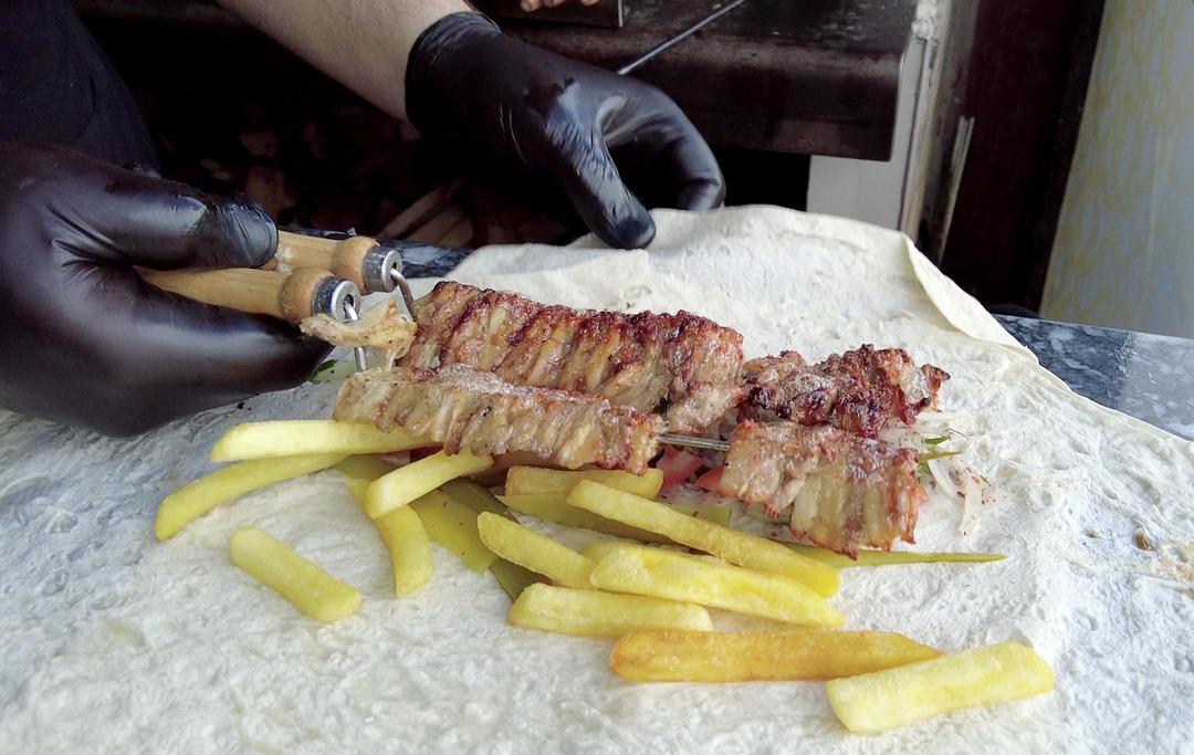 Erzurumlu ustalar yaptı! Tadanlar kuzu etini aratmıyor diyor: Tavuk cağı 3