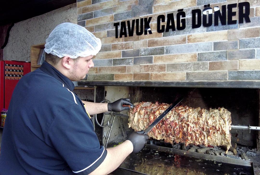 Erzurumlu ustalar yaptı! Tadanlar kuzu etini aratmıyor diyor: Tavuk cağı 1