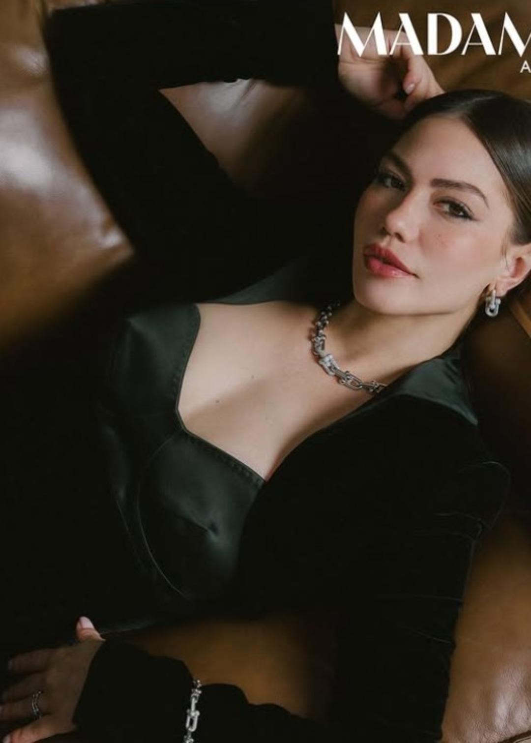 Eşref R&uuml;ya nın Nisan ı Demet &Ouml;zdemir Arap dergisine kapak oldu! Beğeni butonu &ccedil;&ouml;kt&uuml; 1