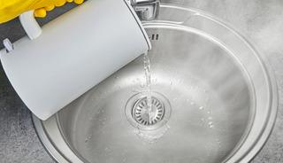 Lavaboya kaynar su d&ouml;kenler yandı! Cebinizden binlerce lira &ccedil;ıkabilir