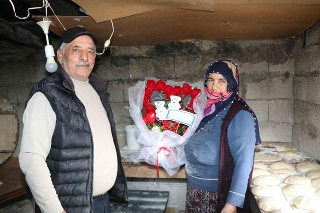 5 &ccedil;ocukları 25 torunları var! Gen&ccedil;leri kıskandıran 14 Şubat s&uuml;rprizi:  Oltu g&uuml;zelse sebebi sensin Aynur  1