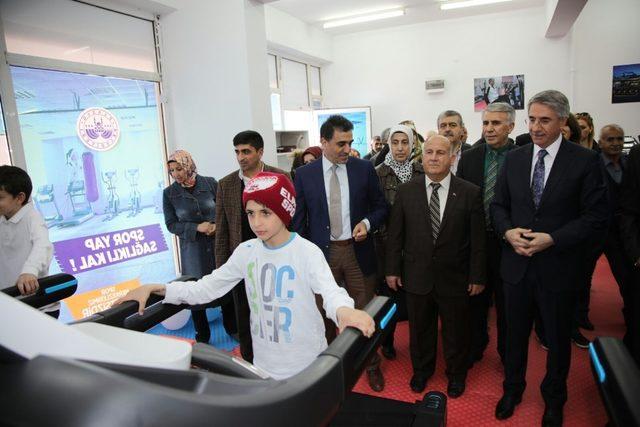 Elazığ’da Spor Ve Yaşam Merkezinin 6’ıncısı açıldı