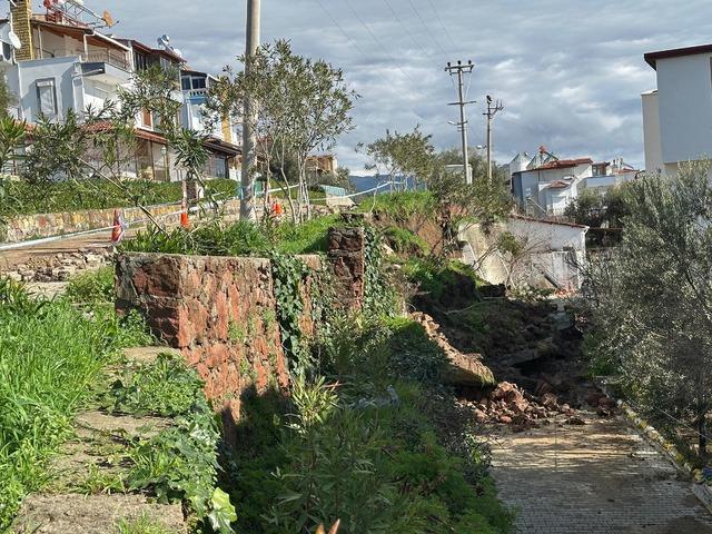 &Ccedil;anakkale de bir sitenin istinat duvarı &ccedil;&ouml;kt&uuml; 3