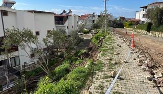 &Ccedil;anakkale'de bir sitenin istinat duvarı &ccedil;&ouml;kt&uuml;