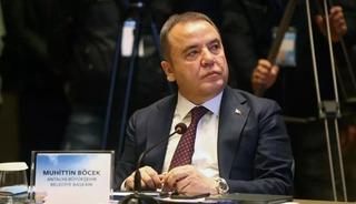 Muhittin B&ouml;cek hastaneye kaldırıldı! 'Zaman zaman solunumu duruyor'