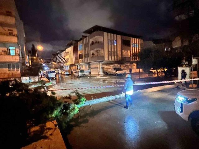 Gaziantep’te fırtına mesaisi! 3