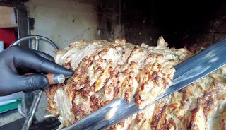 Erzurumlu ustalar yaptı! Tadanlar kuzu etini aratmıyor diyor: Tavuk cağı